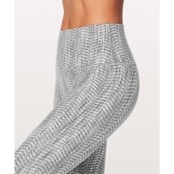 Lululemon Wunder Under HR Leggings Size 4 - Picture 3 of 6
